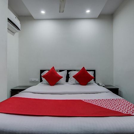 Hotel O Vb Grand Visákhapatnam Kültér fotó