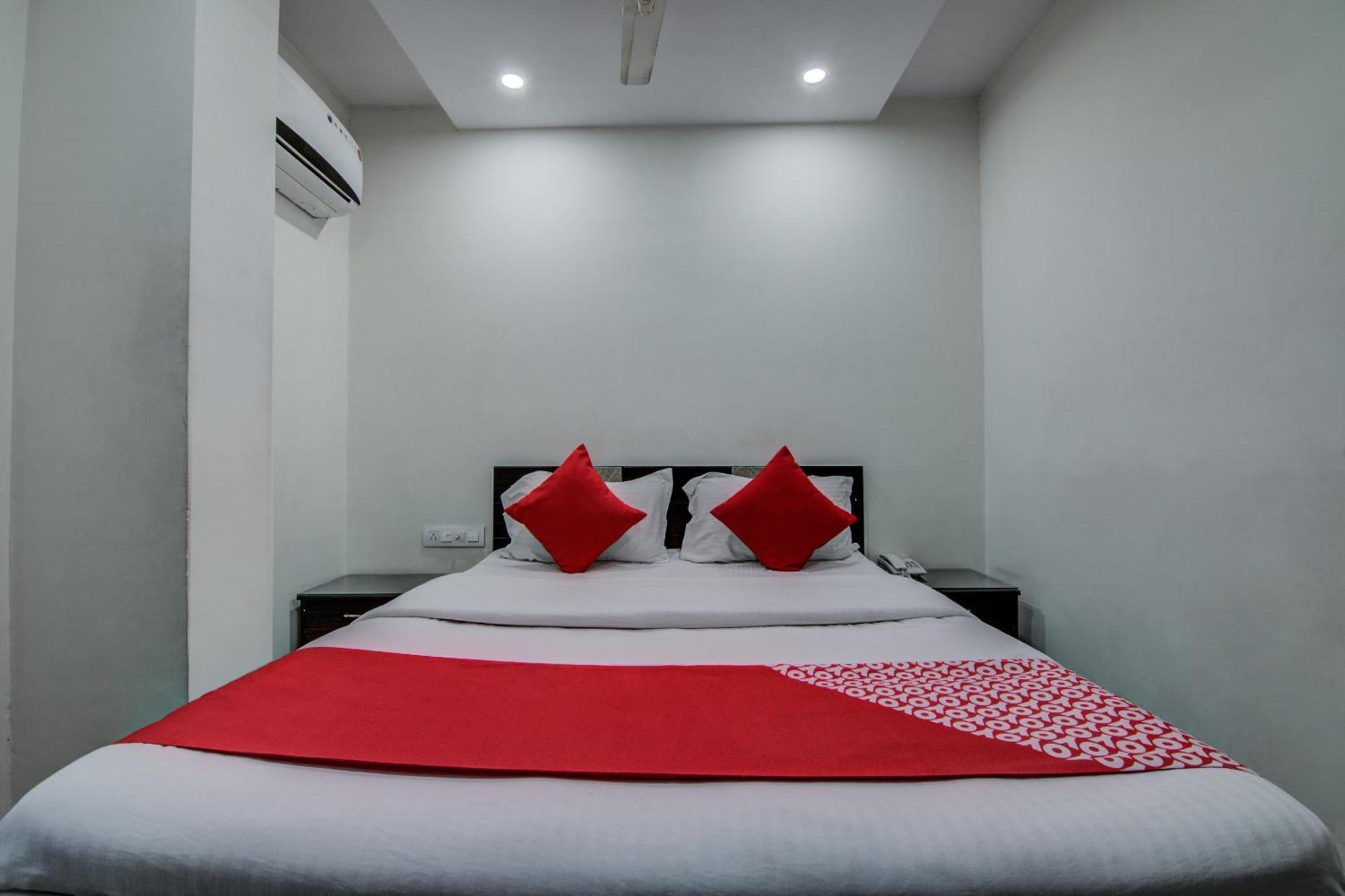 Hotel O Vb Grand Visákhapatnam Kültér fotó