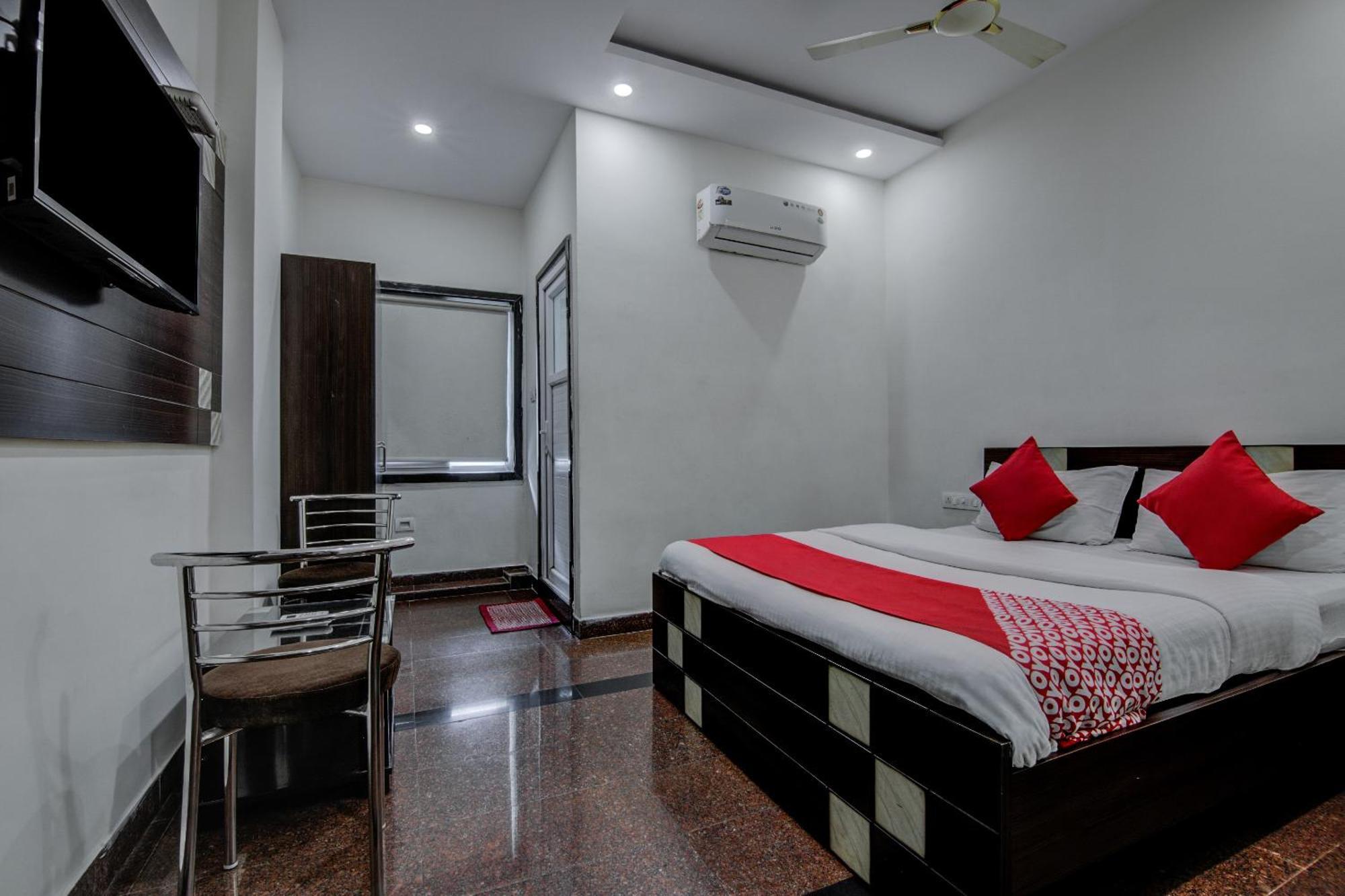 Hotel O Vb Grand Visákhapatnam Kültér fotó