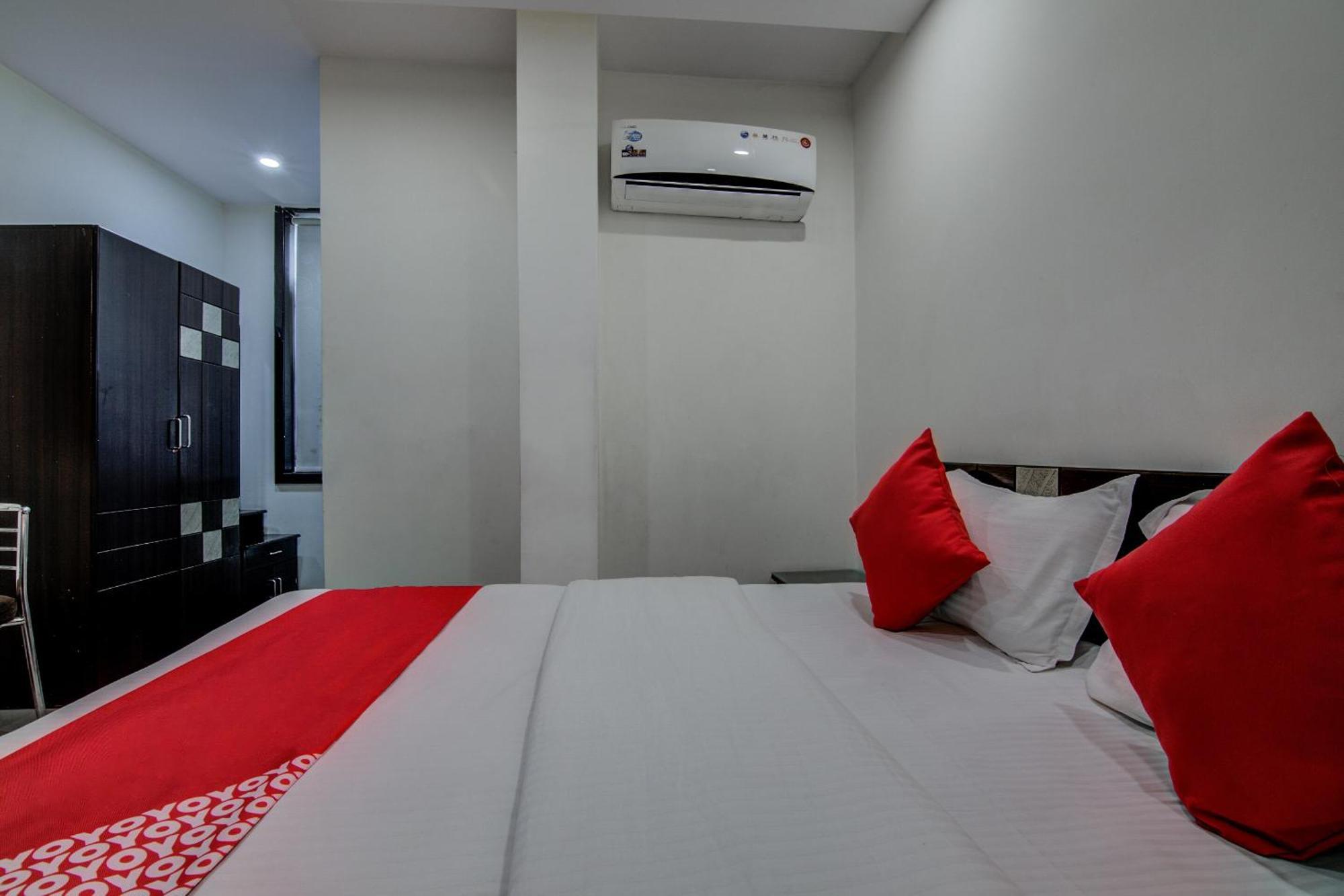 Hotel O Vb Grand Visákhapatnam Kültér fotó