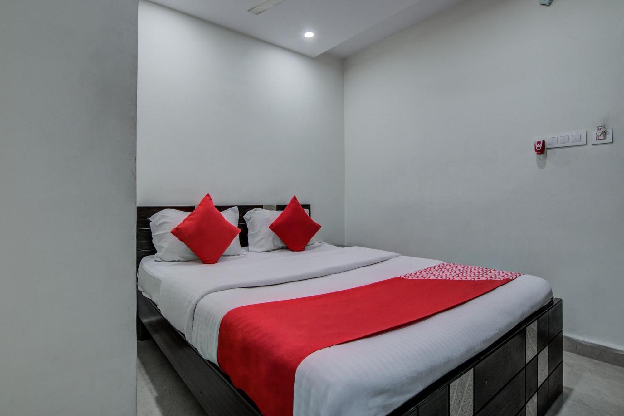 Hotel O Vb Grand Visákhapatnam Kültér fotó