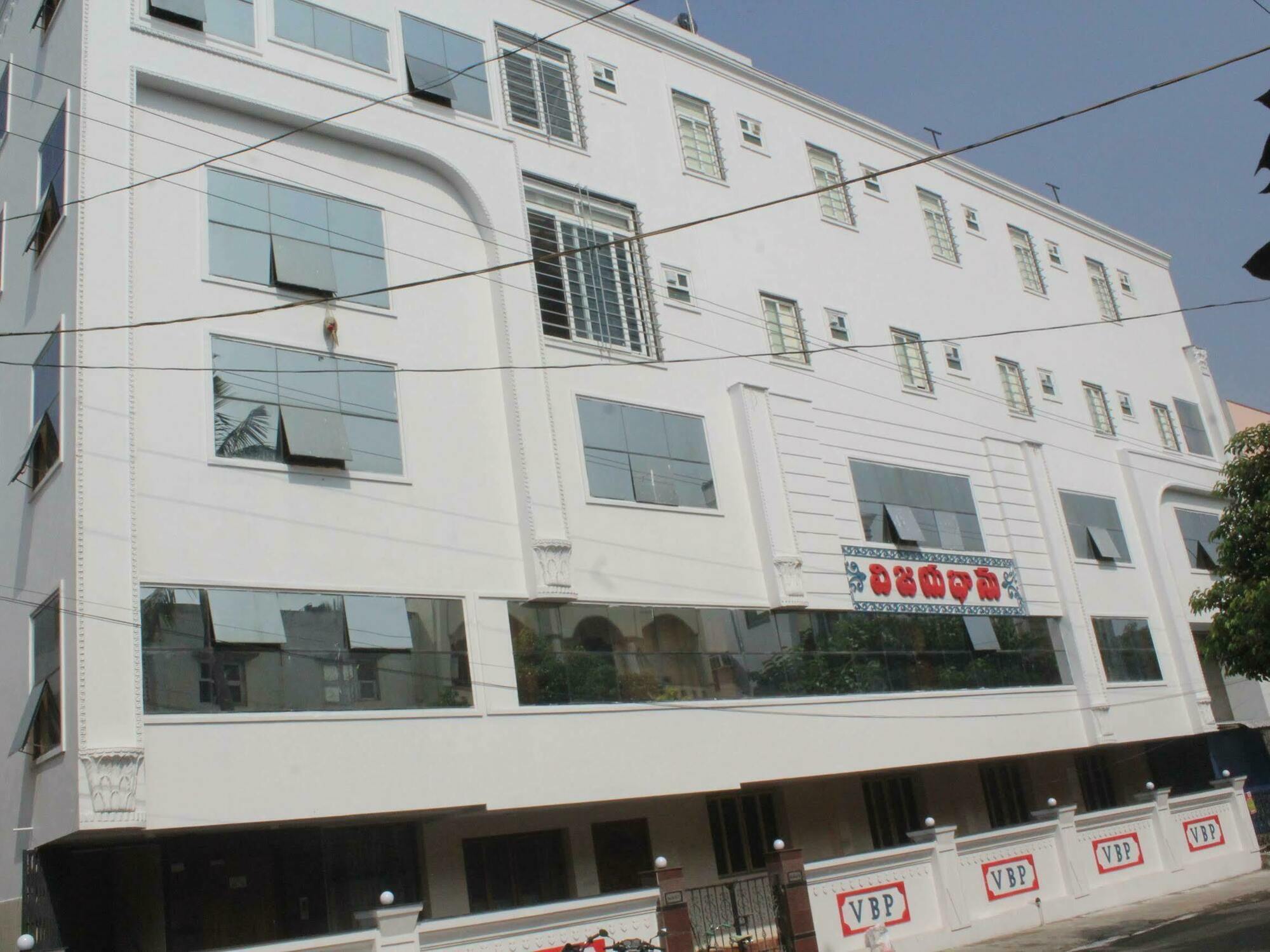 Hotel O Vb Grand Visákhapatnam Kültér fotó