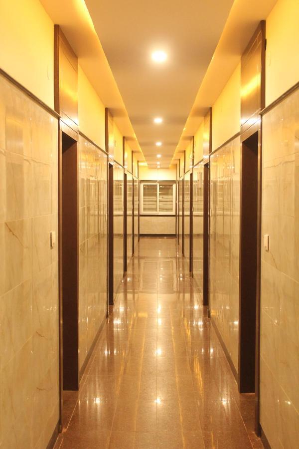 Hotel O Vb Grand Visákhapatnam Kültér fotó