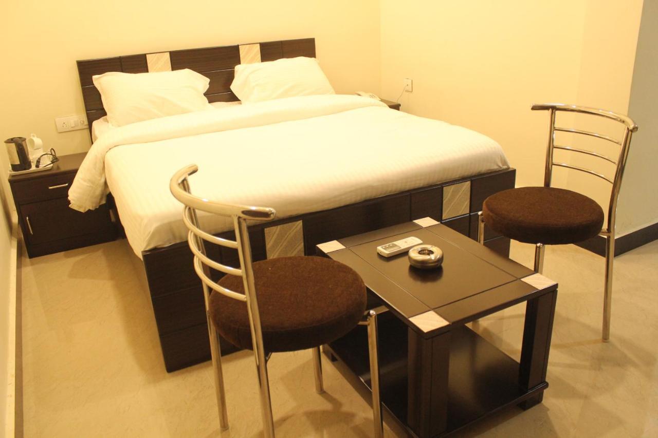 Hotel O Vb Grand Visákhapatnam Kültér fotó